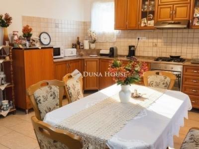 Eladó családi ház Üllő