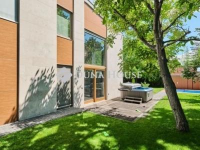 Eladó családi ház Budapest