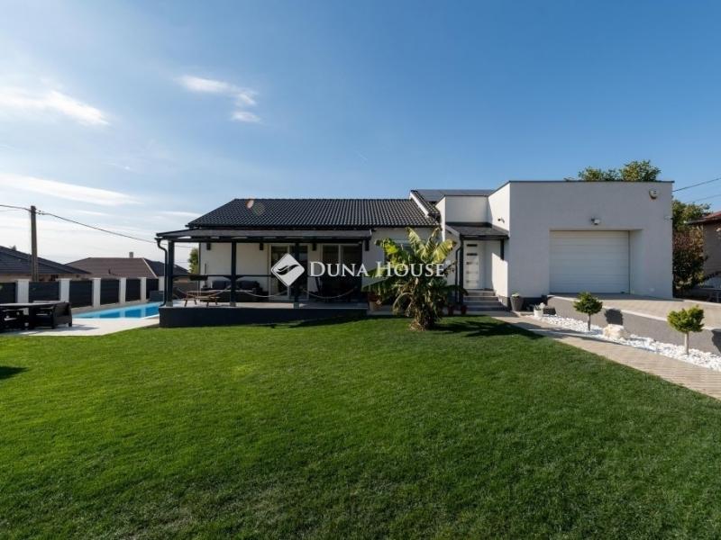 Eladó családi ház Érd