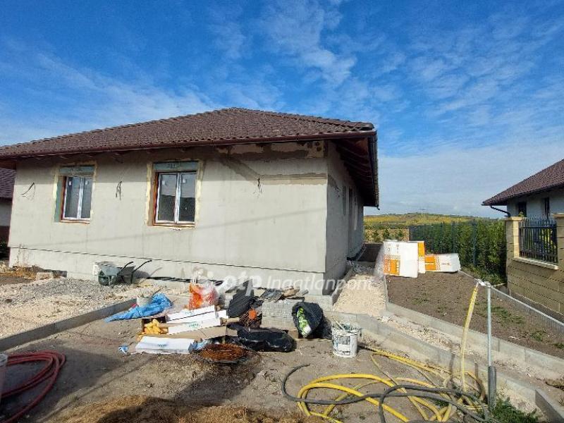 Eladó családi ház Vácrátót