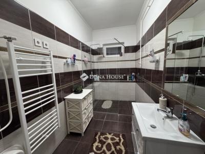 Eladó családi ház Pécs