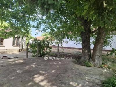 Eladó családi ház Biharkeresztes