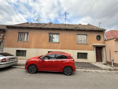 Eladó családi ház Pécs