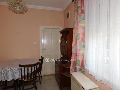 Eladó családi ház Pécs