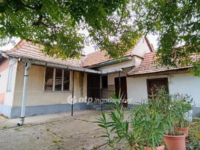 Eladó családi ház Jászfényszaru