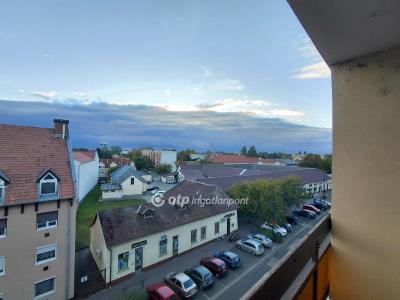 Eladó lakás Hatvan