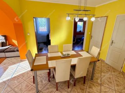 Eladó lakás Üllő