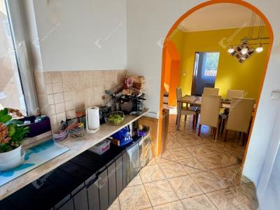 Eladó lakás Üllő