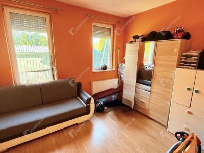 Eladó lakás Üllő