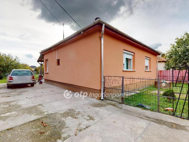 Eladó családi ház Halmaj