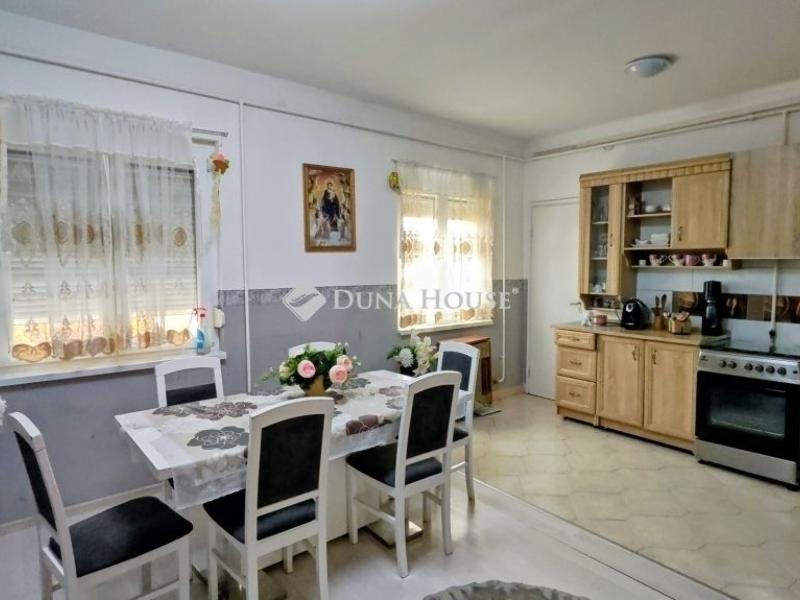 Eladó lakás Kecskemét