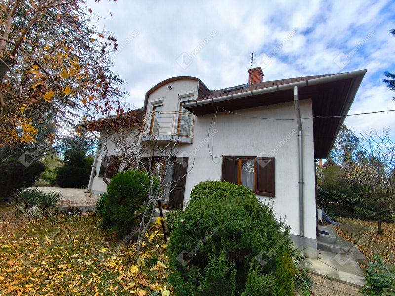 Eladó családi ház Alsóörs