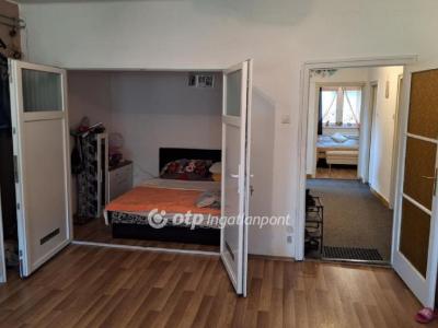 Eladó lakás Szekszárd