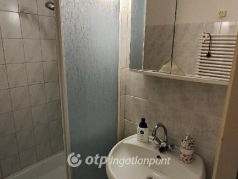 Eladó lakás Pétfürdő