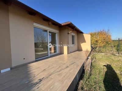 Eladó ikerház Nagytarcsa