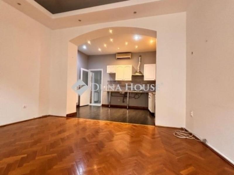 Eladó lakás Székesfehérvár