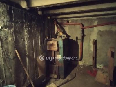 Eladó tanya Jászberény