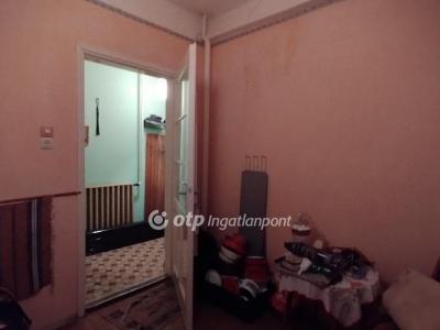 Eladó tanya Jászberény