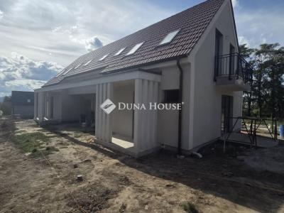 Eladó ikerház Vác