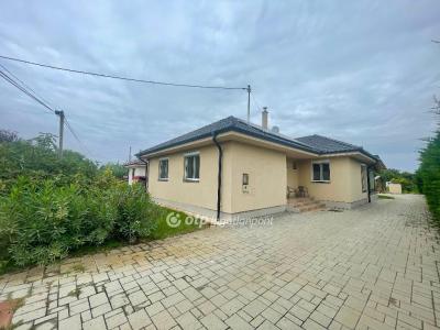 Eladó családi ház Debrecen