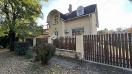 Eladó családi ház Budapest