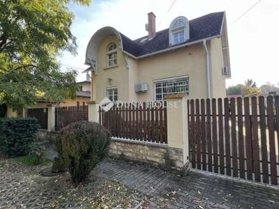 Eladó családi ház Budapest