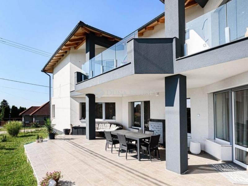 Eladó ikerház Pécel