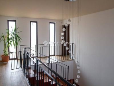 Eladó családi ház Pécel