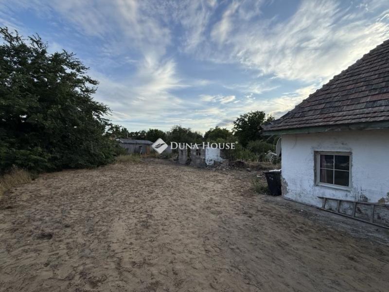 Eladó családi ház Kóka