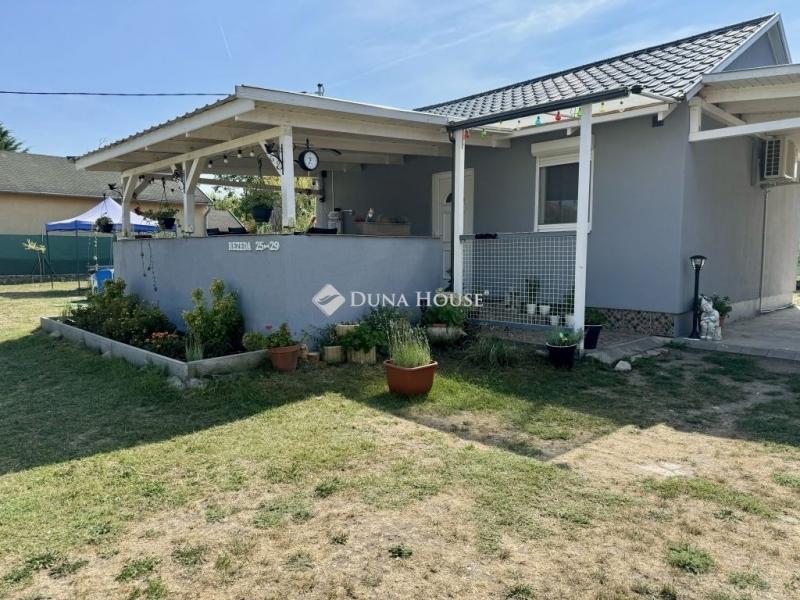 Eladó családi ház Tóalmás