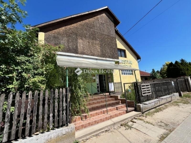 Eladó családi ház Tápiószecső