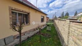 Eladó családi ház Enying