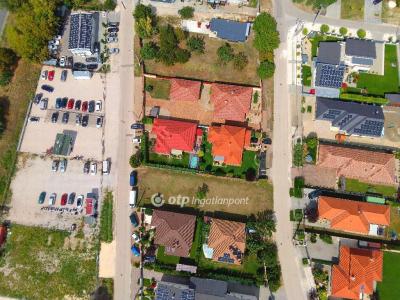 Eladó lakóövezeti telek Székesfehérvár
