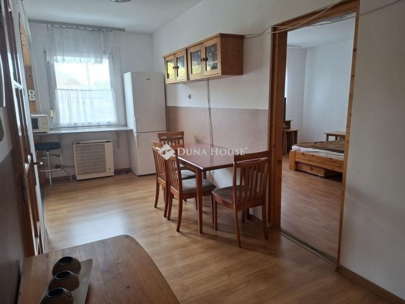 Eladó lakás Gödöllő