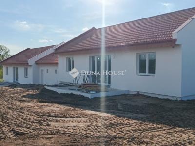 Eladó ikerház Szada