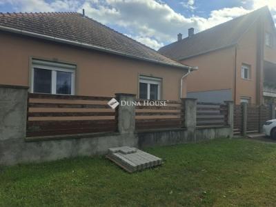 Eladó családi ház Bag