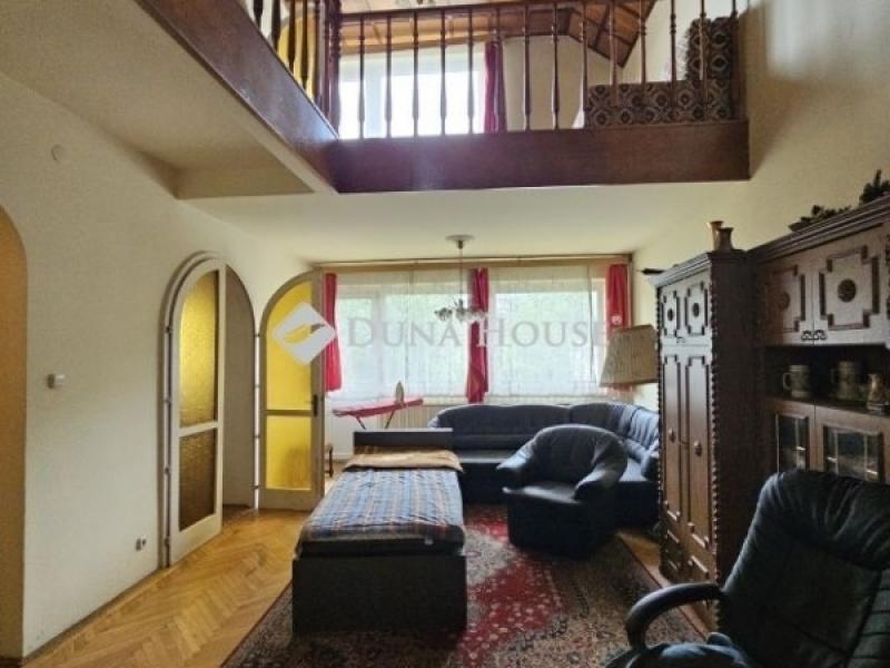 Eladó családi ház Diósd