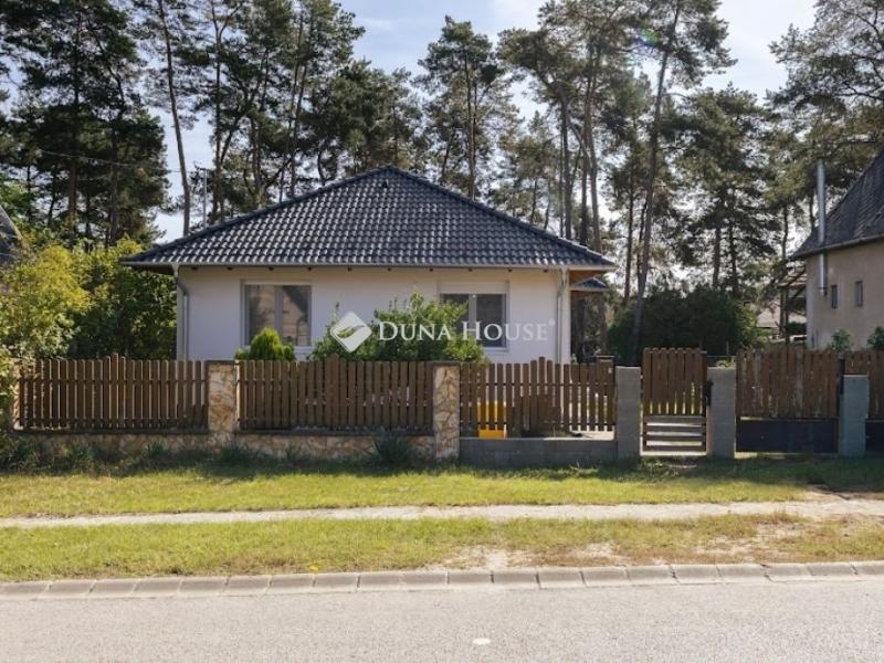 Eladó családi ház Erdőkertes