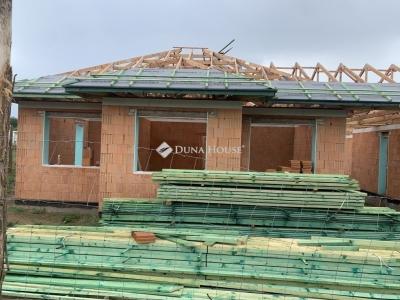 Eladó ikerház Erdőkertes