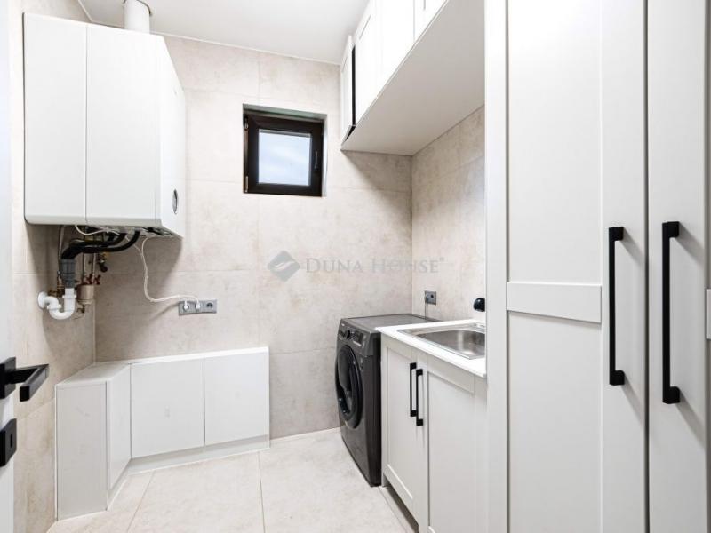 Eladó családi ház Leányfalu