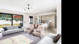 Eladó családi ház Leányfalu