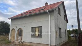 Eladó családi ház Cegléd