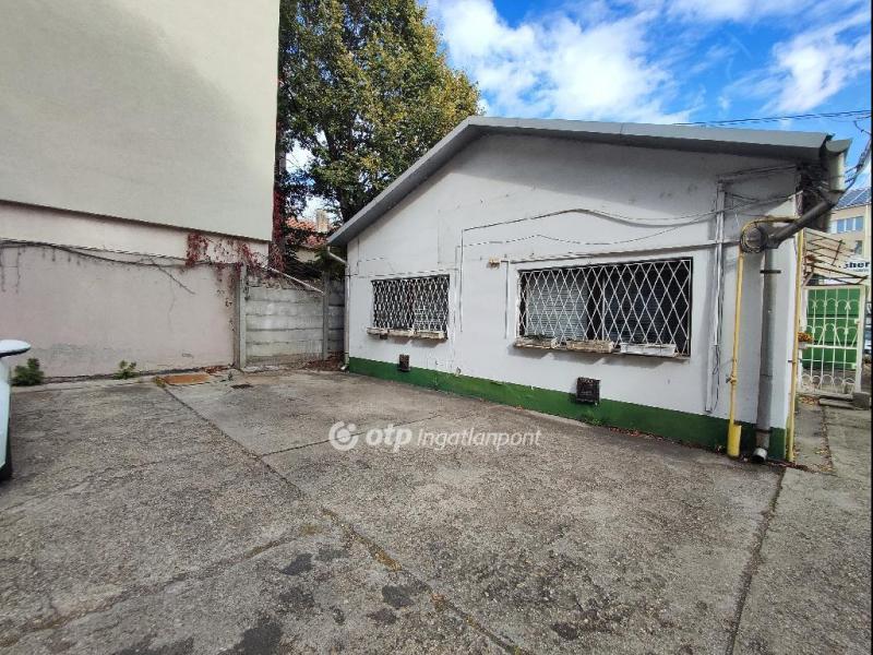 Eladó lakóövezeti telek Szeged