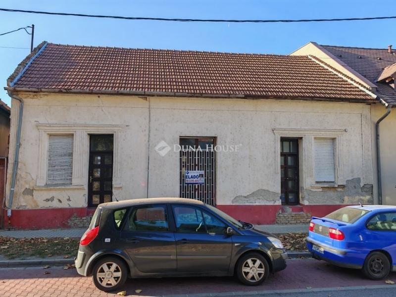 Eladó családi ház Szolnok