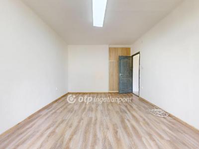 Eladó lakás Kazincbarcika