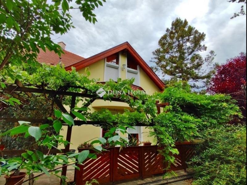 Eladó családi ház Csömör