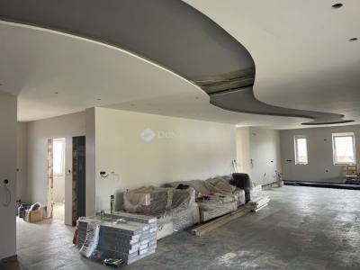 Eladó családi ház Szada