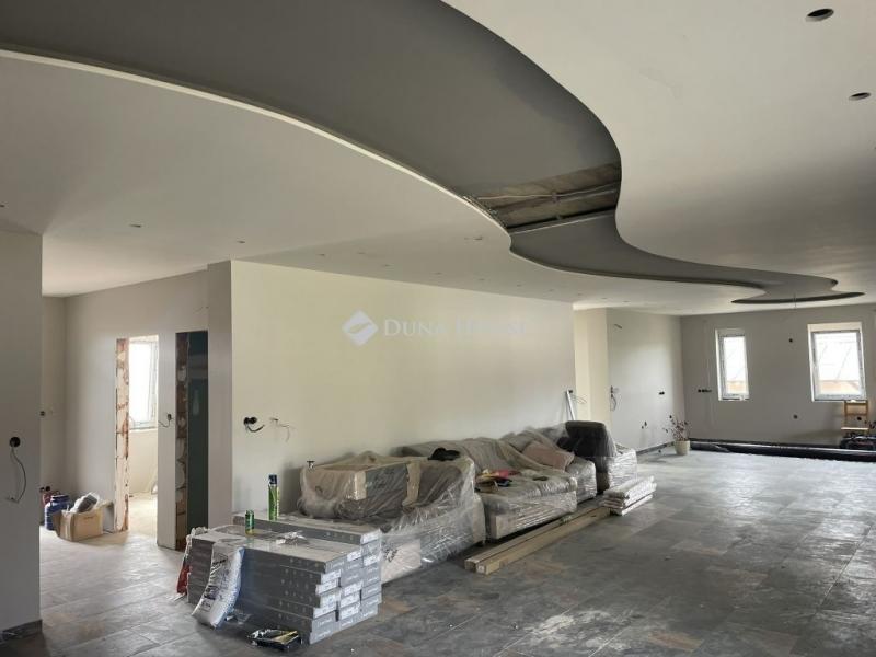 Eladó családi ház Szada