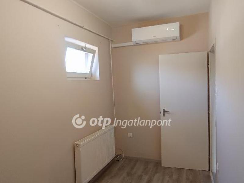 Eladó családi ház Dömsöd