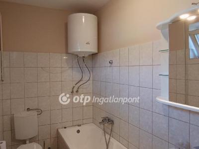 Eladó családi ház Dömsöd